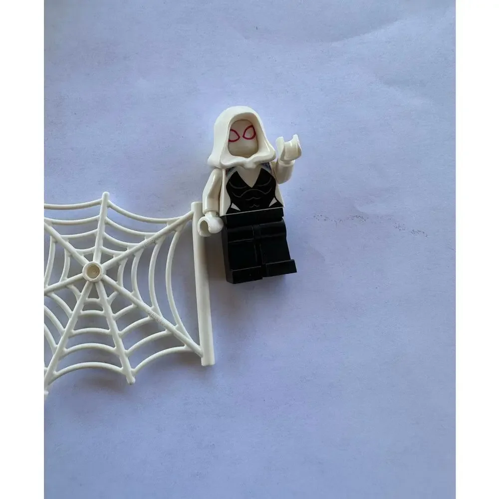 Lego Spider-Man Spider Gwen &  Mysterio Minifigures